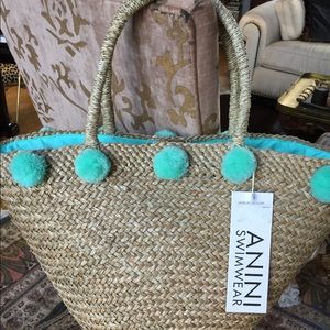 Anini Straw Pom Pom beach bag